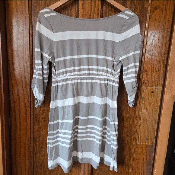 MATERNITY Old Navy Gray and White 3/4 Sleeve Tunic SMALL - Picture 5 of 8